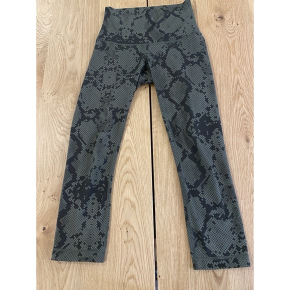 lululemon athletica Pants - Lululemon Wunder Under Crop High-Rise Full-On Luxtreme 22" Snake Green Size 5